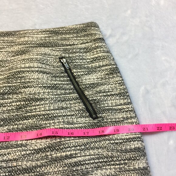 Ann Taylor LOFT Mini Pencil Skirt 12P Womans Petite Black White Tweed Zip Pocket - Picture 6 of 12